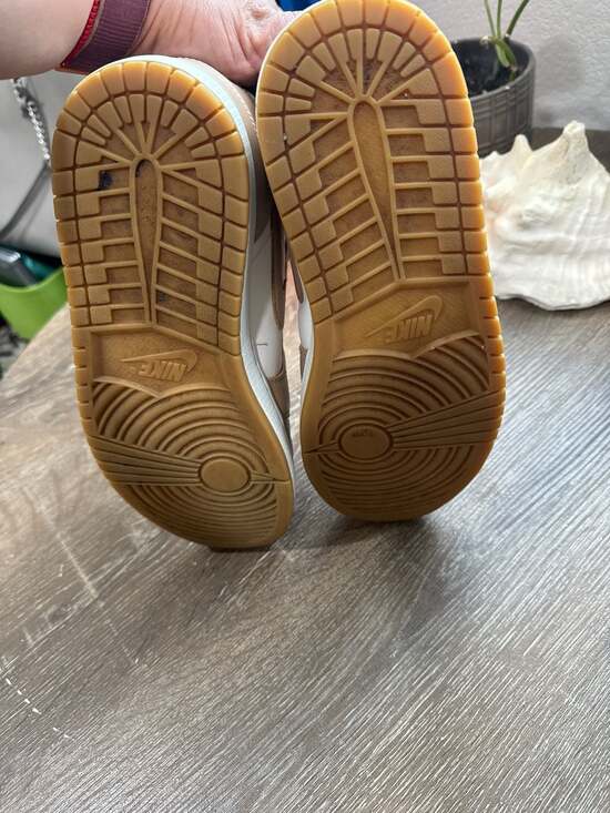 Air Jordan 1 Mid 'Tan Gum' Hemp White 554724-271 - Picture 10 of 14